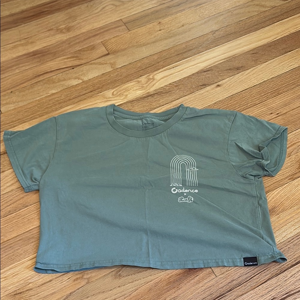 Cadence Cropped Green Graphic Tee